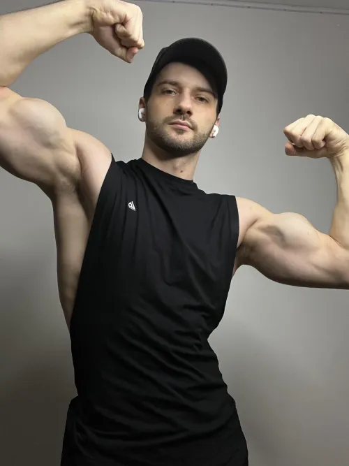 Enjoy my double biceps