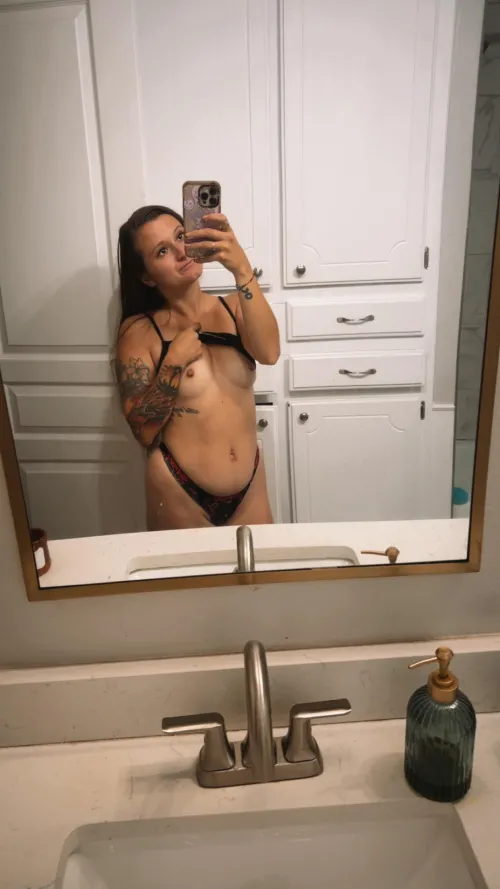 Hope yall have the best weekend 🥰 should I post hole