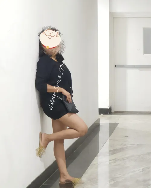 How's my festive outfit