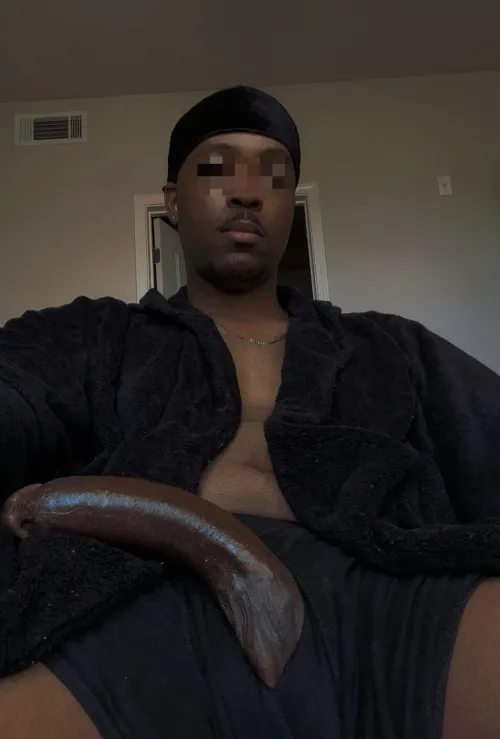 I should be deep in some pussy right now 😩