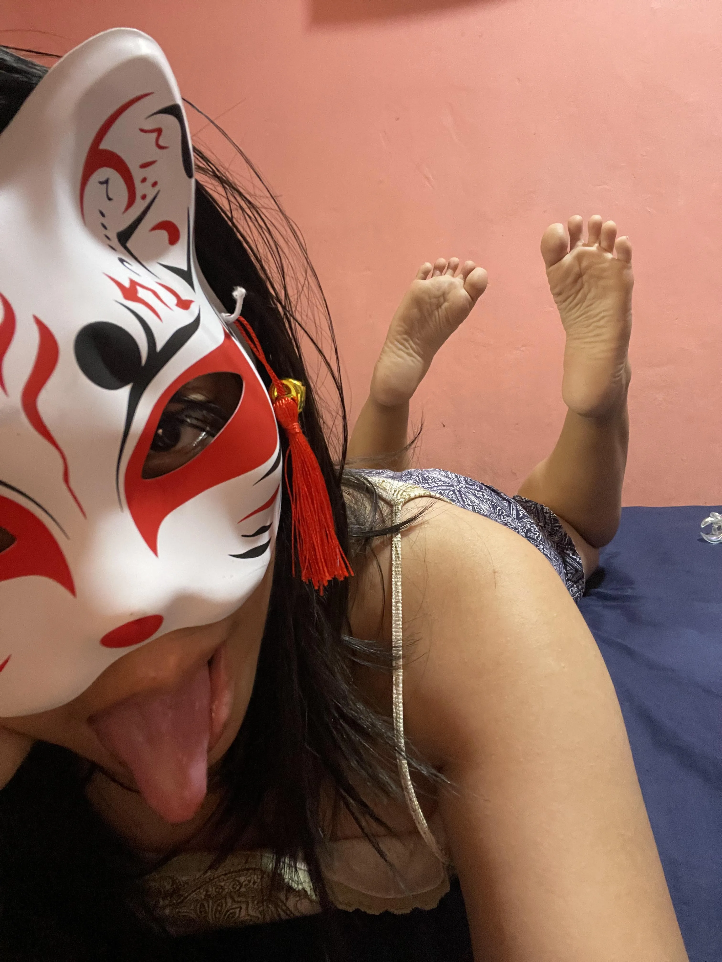 just focus on my feet, loser