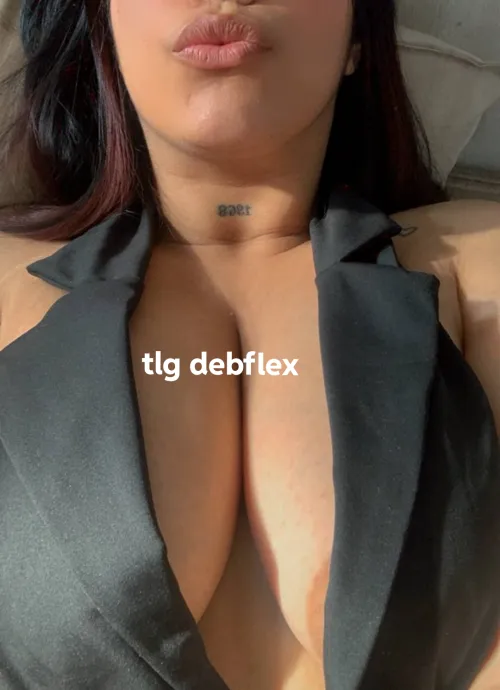 Latina curvy available