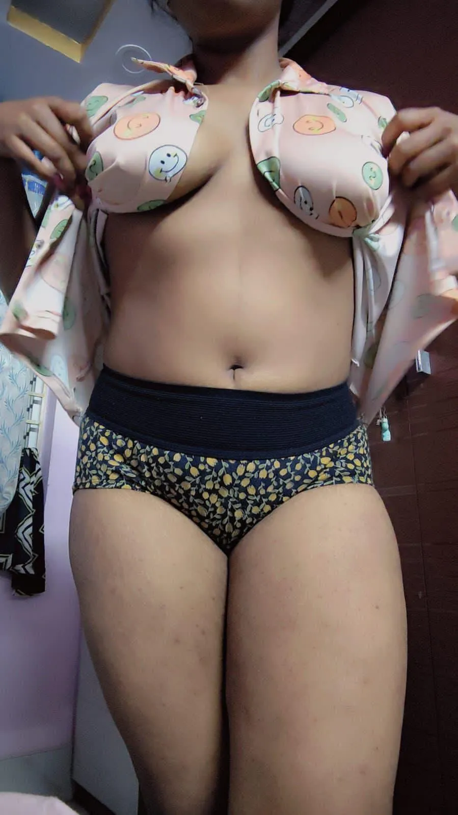 Magnetic charm in a click(hotwife)