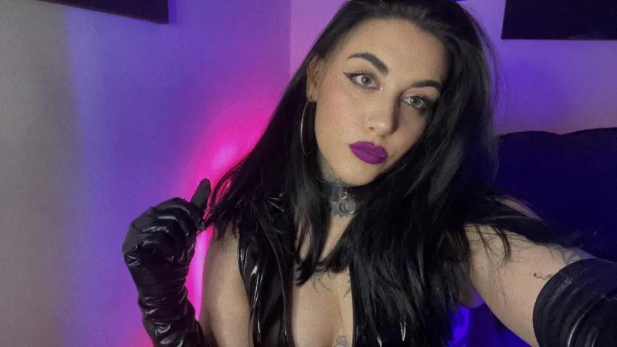 October is here and you should start drip in your cage for your goddess 🥵🥵🥵🥵 FETISH LOVER 😈 [CUSTOM] [DOMME][longterm] [sext][videocall] YOU’LL NEVER FORGET WHO OWNS YOU 😈🖤