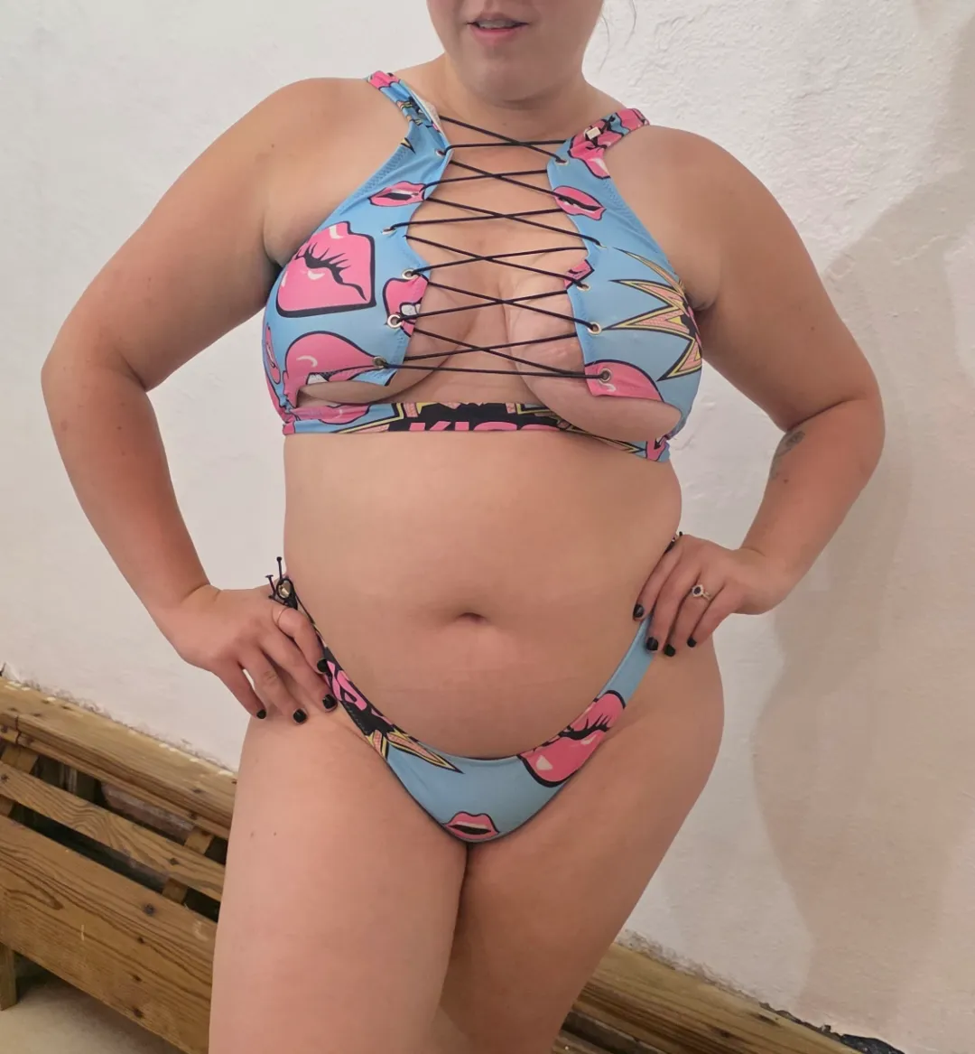 The right amount of cleavage