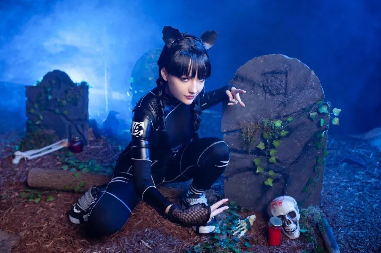 We always can make a party on the grave of your ex! 😈