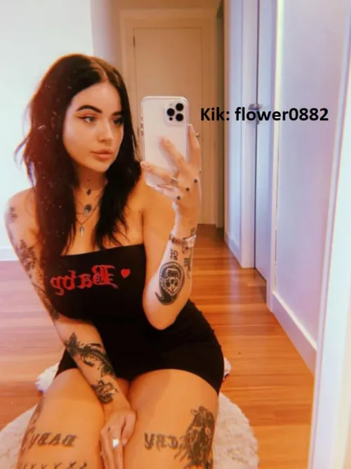 24[F4M] long term sext and pics trade