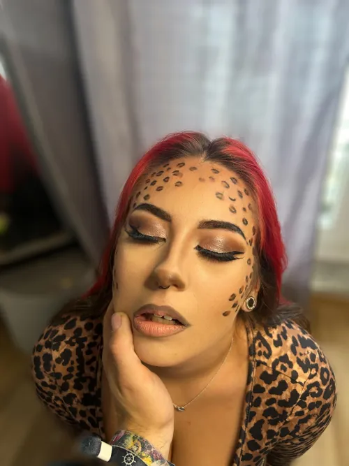 Die Gewinnerin des Schwanzlutsch-Wettbewerbs ist hier 👅🍆