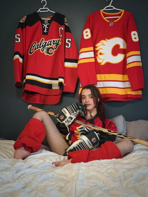 games start in less then 24 hrs😈  go flames go!