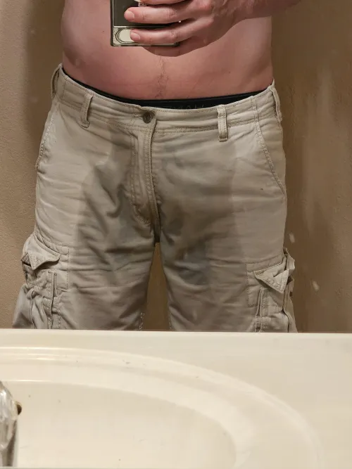 I couldn't hold it 💦👖🥺