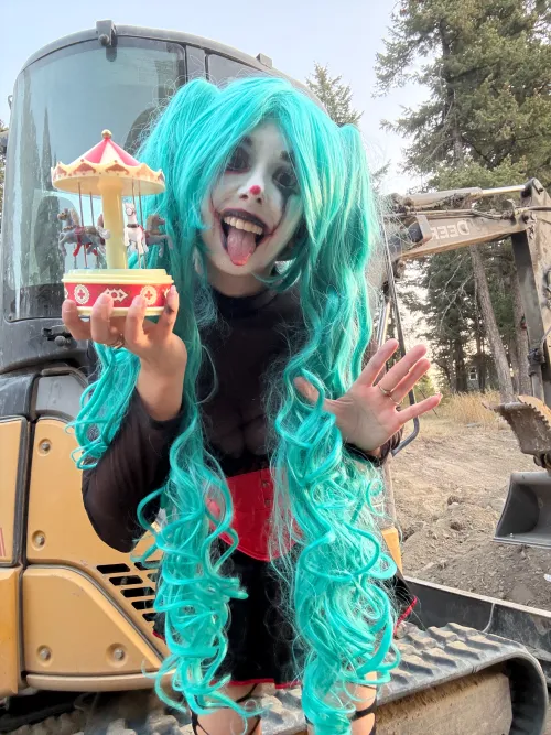 I’m your silly slut with sinful tricks.