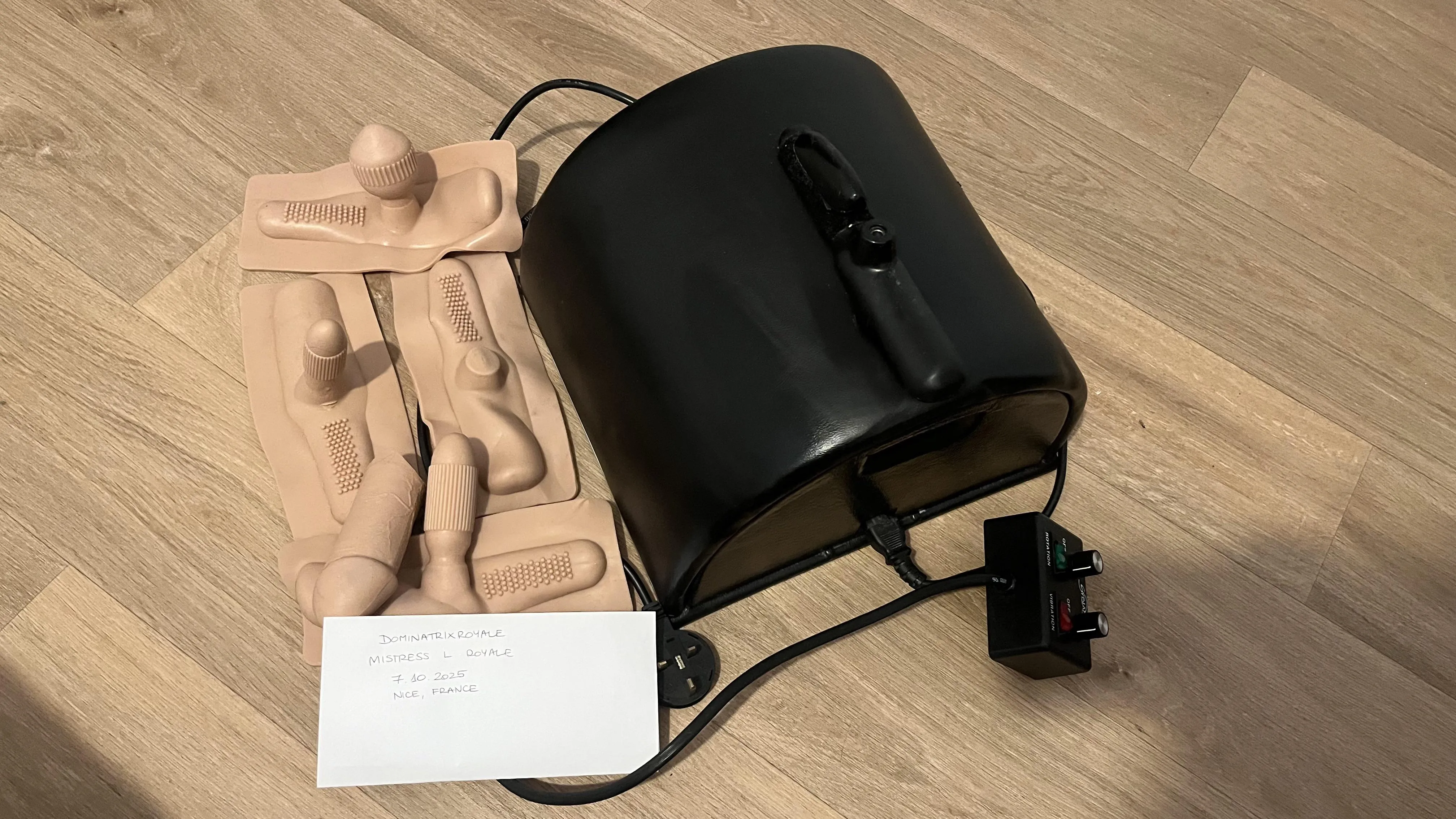 Sybian in excellent condition * all attachments [ready to ship EU]