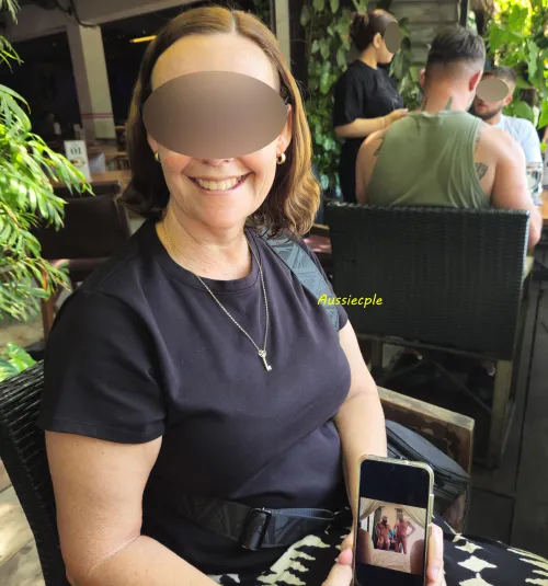 Are we the kinky couple sitting beside you at the restaurant 🗝️🍆🥒😍