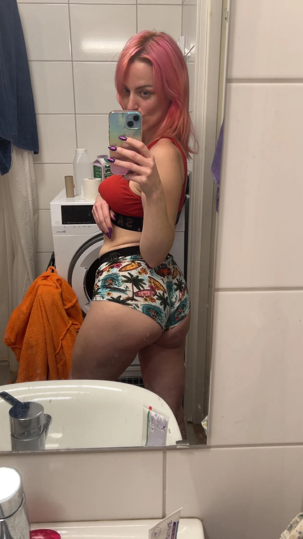 I like my butt in this pic. That’s all. Carry on