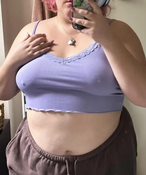 local witch ready to drink lavender lattes and watch horror movies all weekend 💟🦇