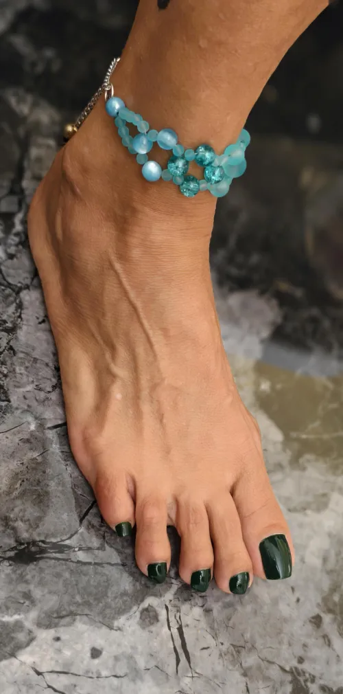 My besties sister made this anklet, so adorable 🥰