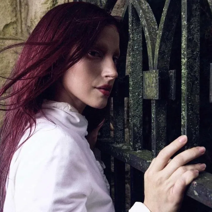 new look, she looks stunning!😮‍💨