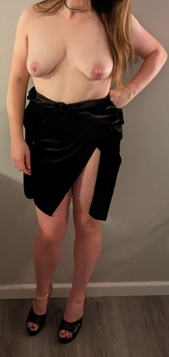 Tits and anklet, both on show