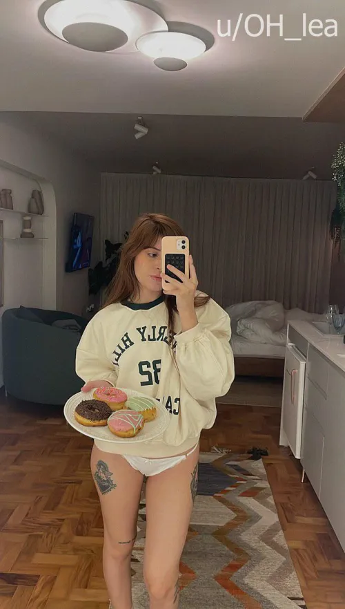 whats your pick, my pale body or donuts