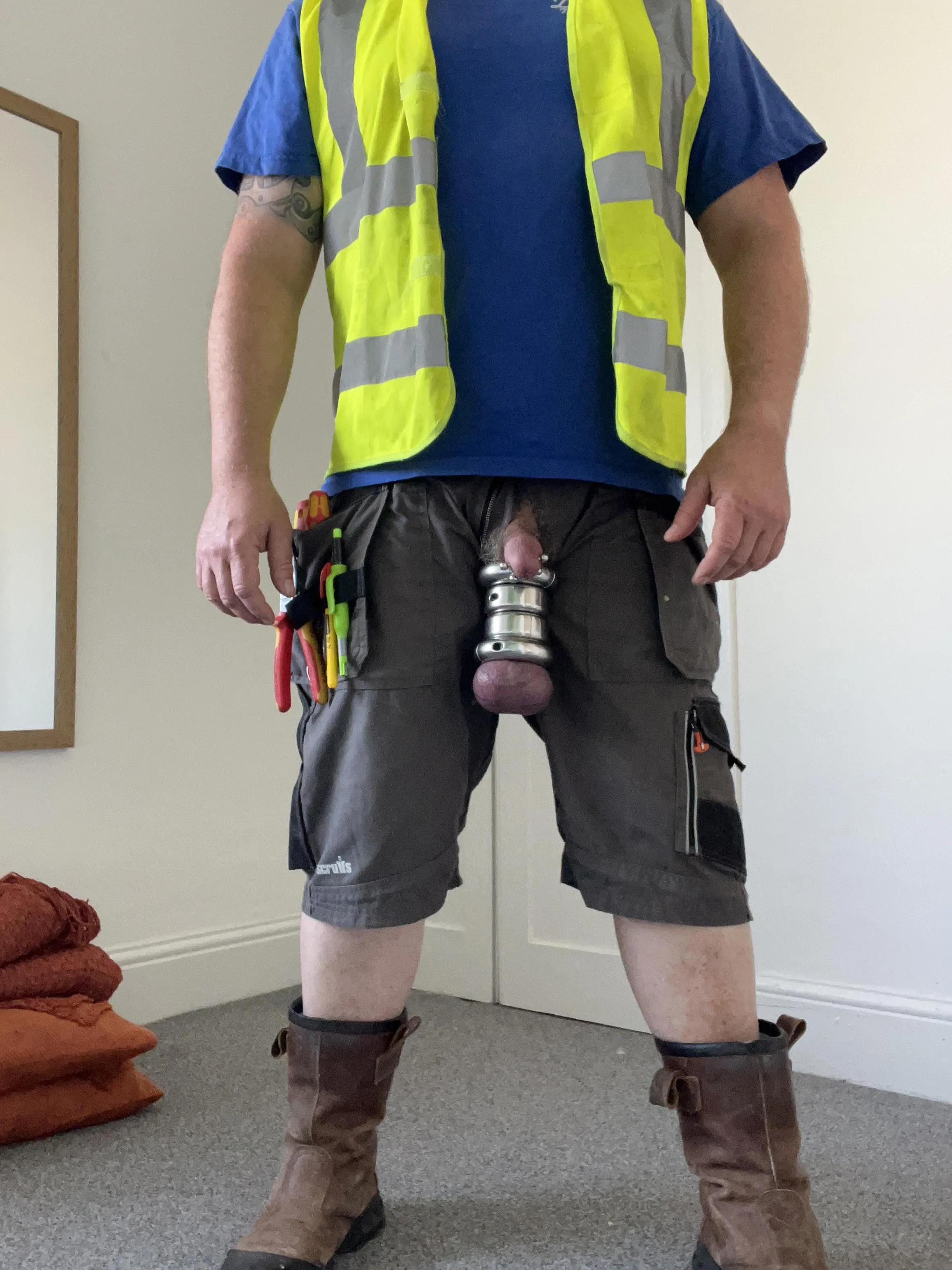 Horny sparkie ready to work (on you) 🍒🍆💦🕳️