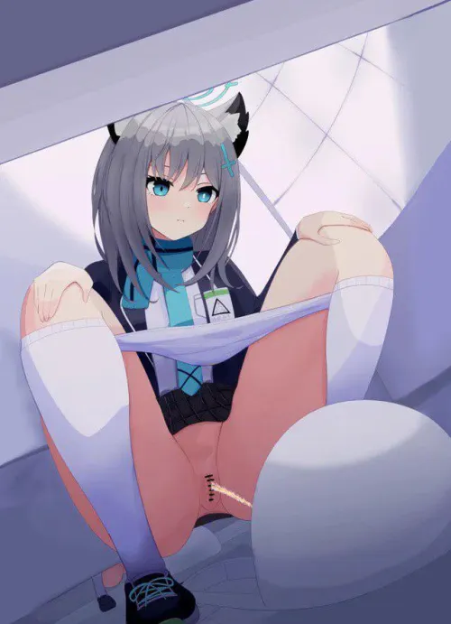 Blue Archive Shiroko peeing in the squatting toilet