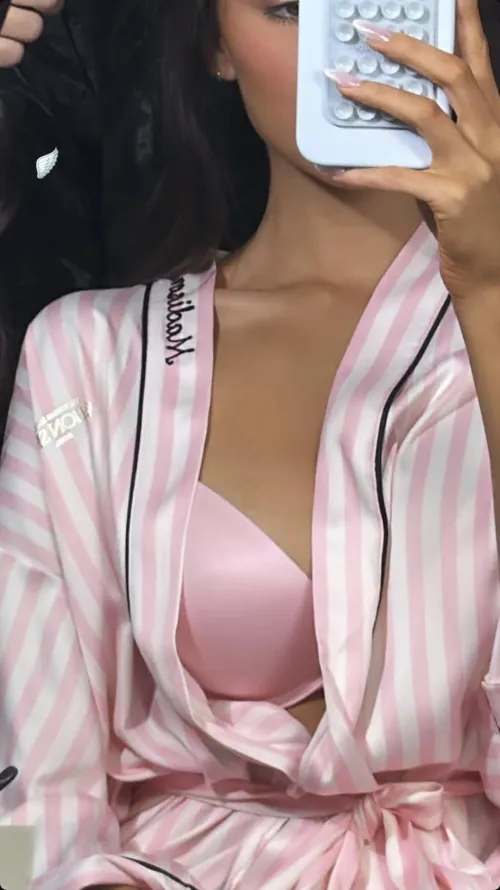 holy shit!! mommy Madison is teasing!🥵😍😍