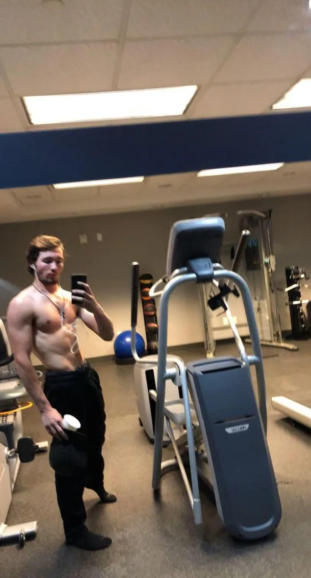 23 M4F Whitehall - looking