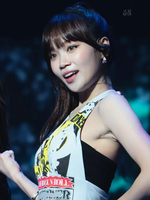 Chaewon (LE SSERAFIM)