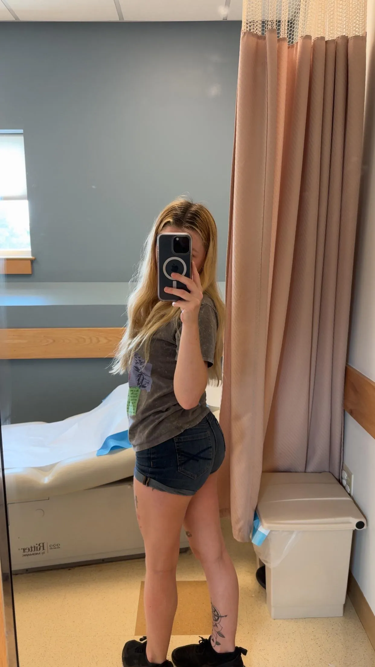 i love a good baggy t-shirt🤪