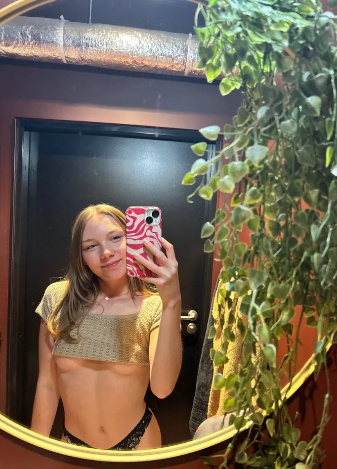 I think my wife gains are finally showing… and I kinda love it