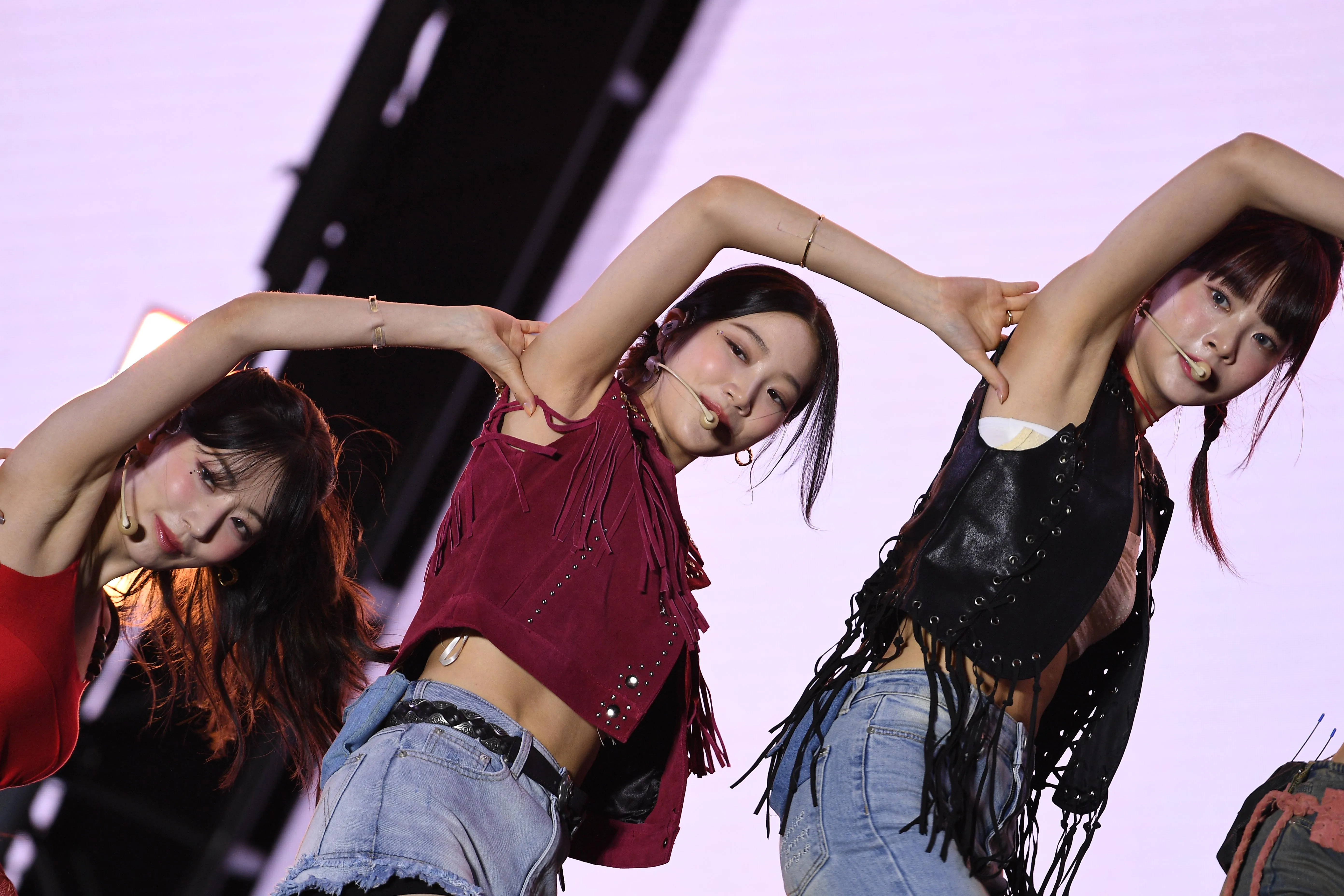 LE SSERAFIM - SAKURA, KAZUHA, EUNCHAE