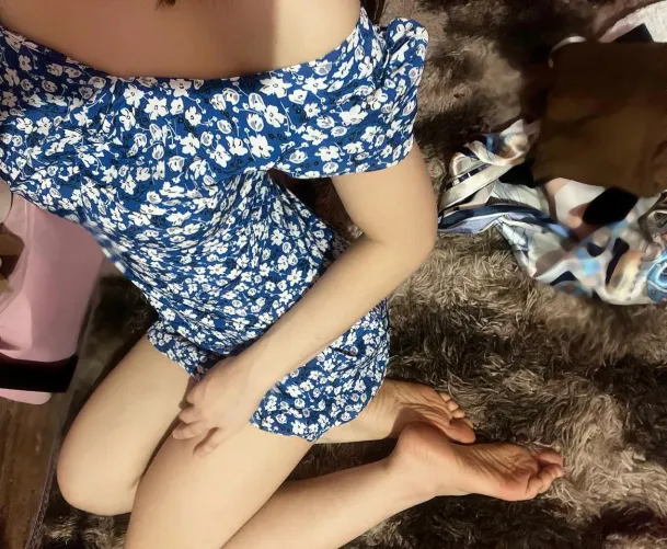 What are you gonna do with my Filipina soles? Lick, sniff, or suck?