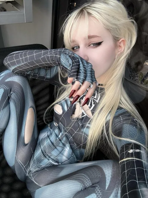 18F Upvote and DM for a surprise. Comment for 2. ❤️