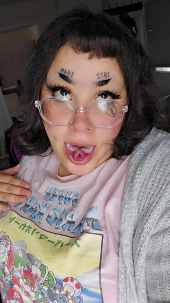 {f} wanna jump in? (My belly~)