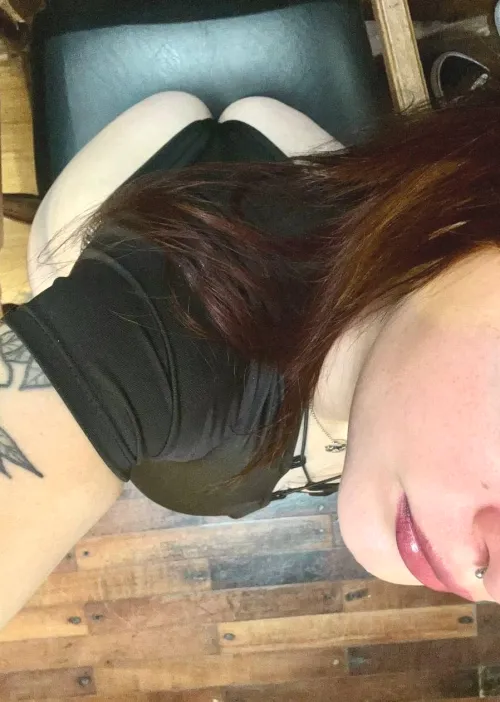 does seeing this ass makes you hard? or you have to feel it?