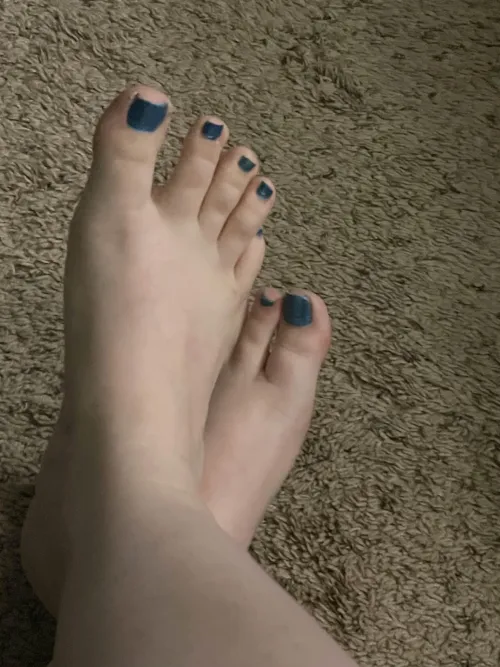 I’m blue da ba dee, I’m in too many of these dang groups lmao. Hope you enjoy regardless my dears [OC FEET]