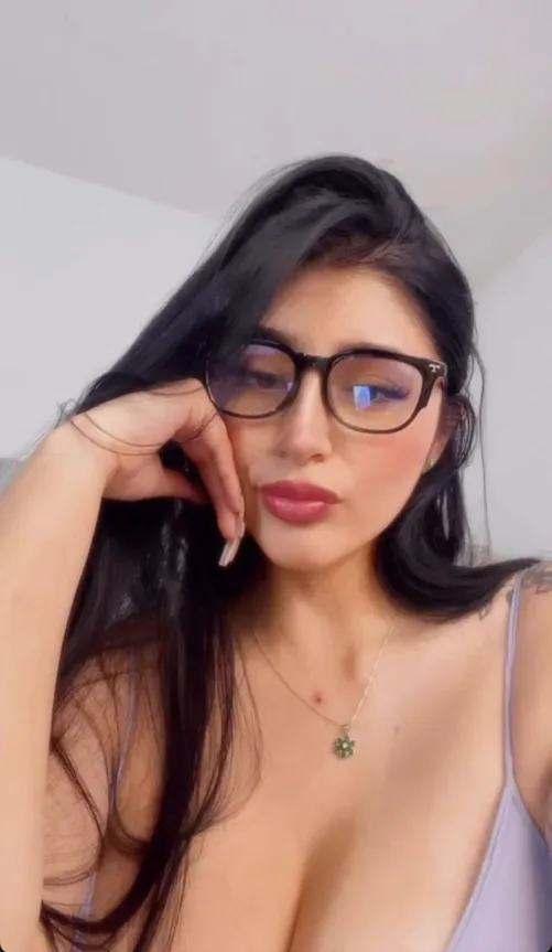 What are you doing today? If you want, ask for content 💬🧡☺️