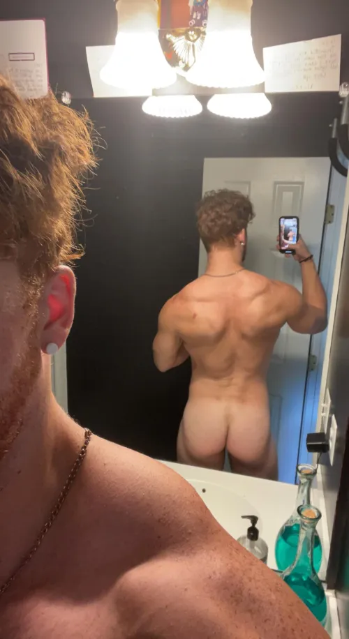 Yes my hole has red hair too