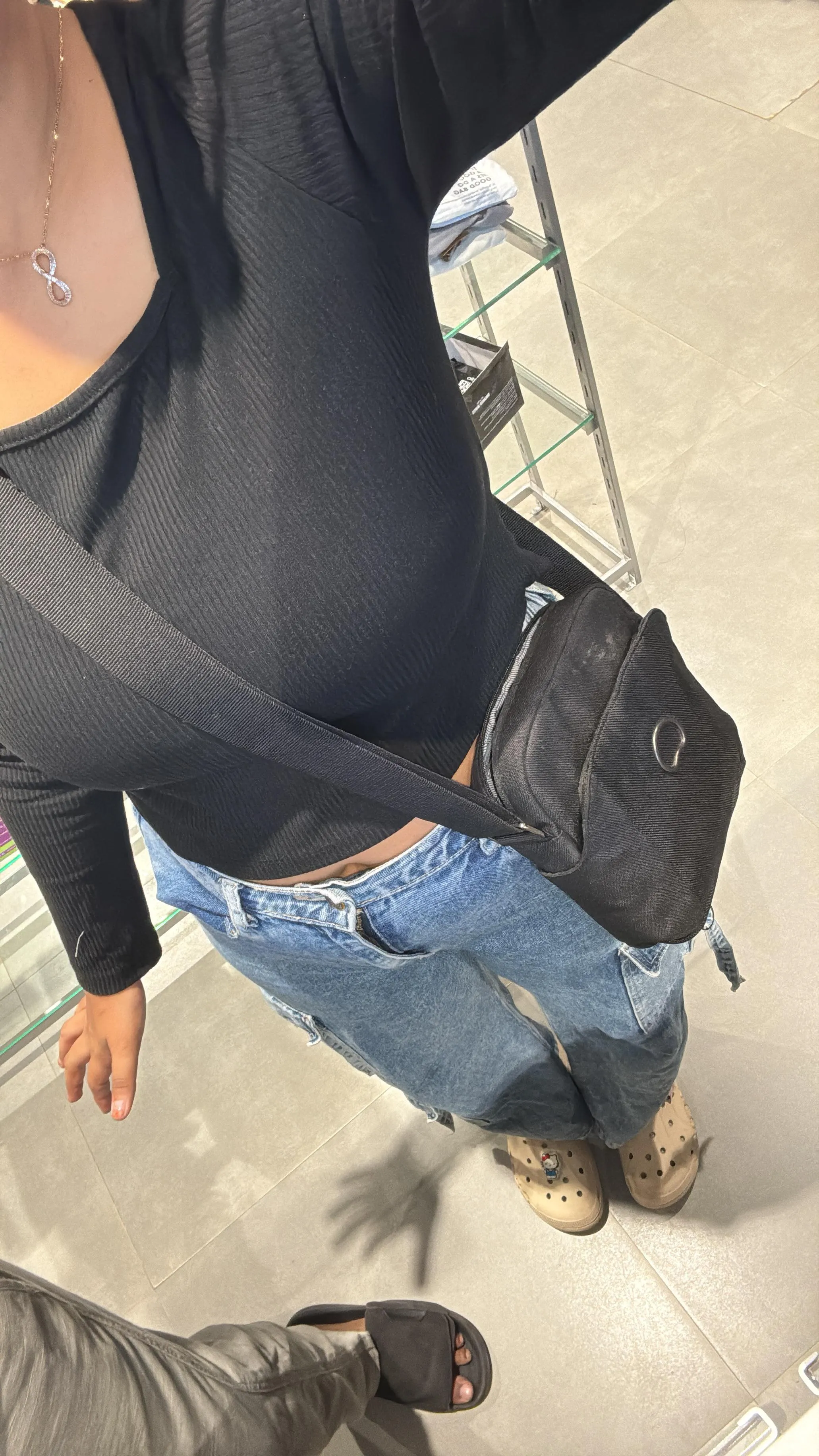 [f] need to fuc* my pussy