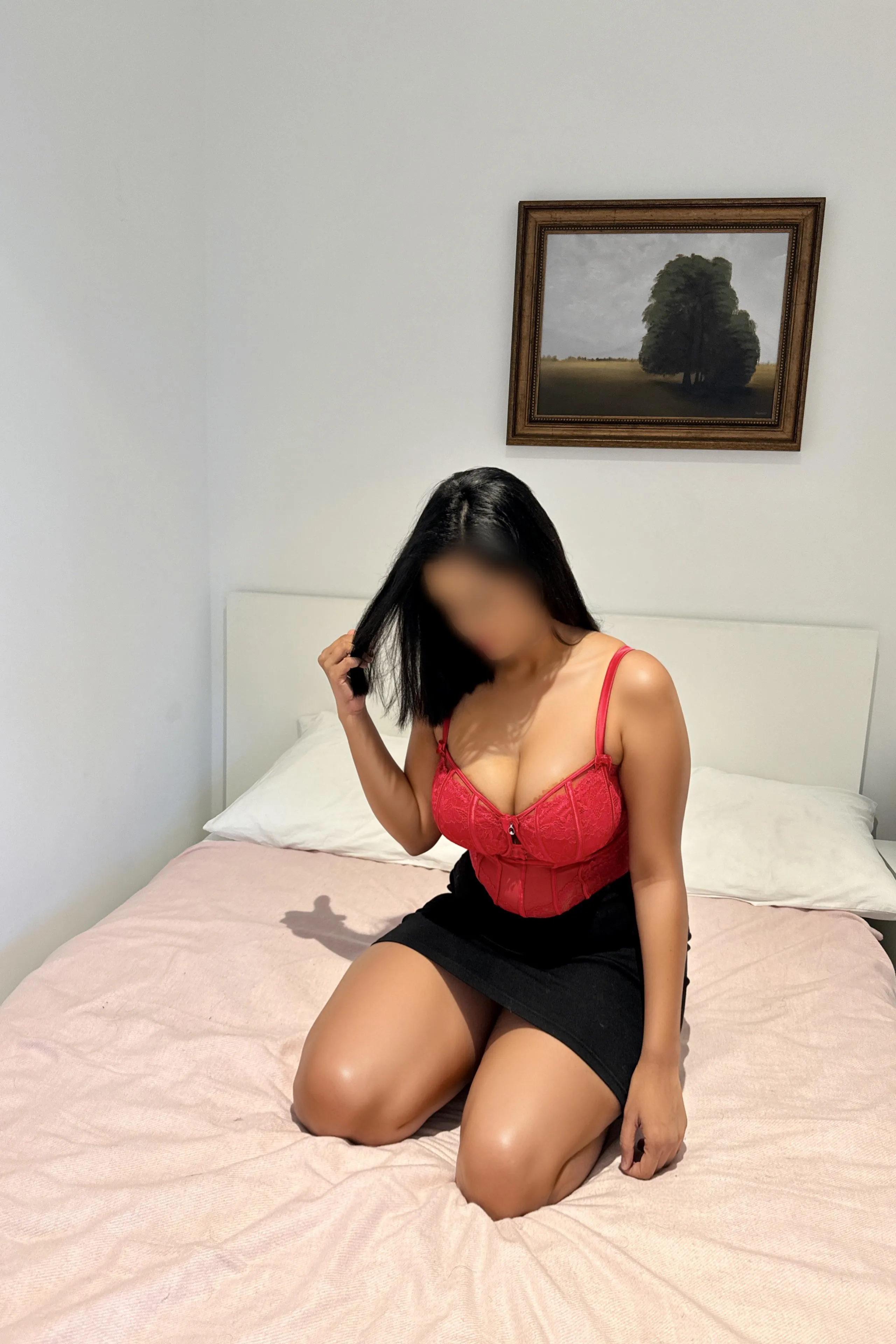 Indian curves with a western twist 💃🏽 [f]