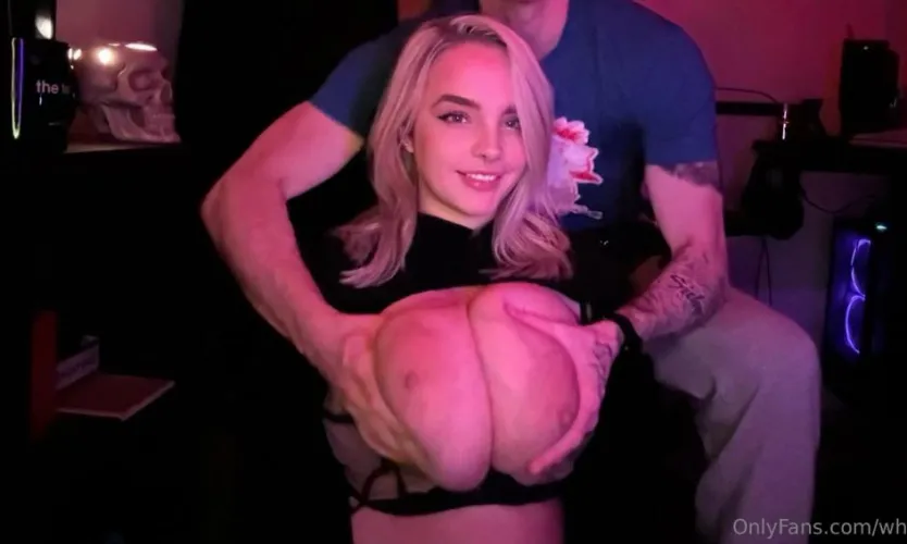 Good morning. Since I’m back on Reddit I’m running a sale on Onlyfans! Come join me!