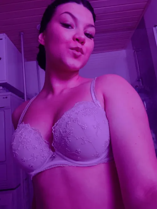 Ottaisiks mut kovaa? 😈