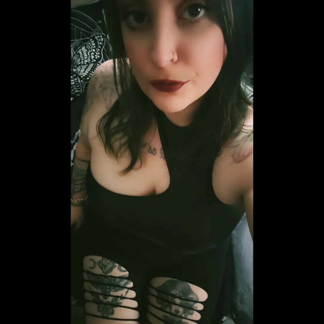 The weekend is coming to and end, so it's the perfect time to goon and send. Open that wallet wide for me, puppet. 🥵😈