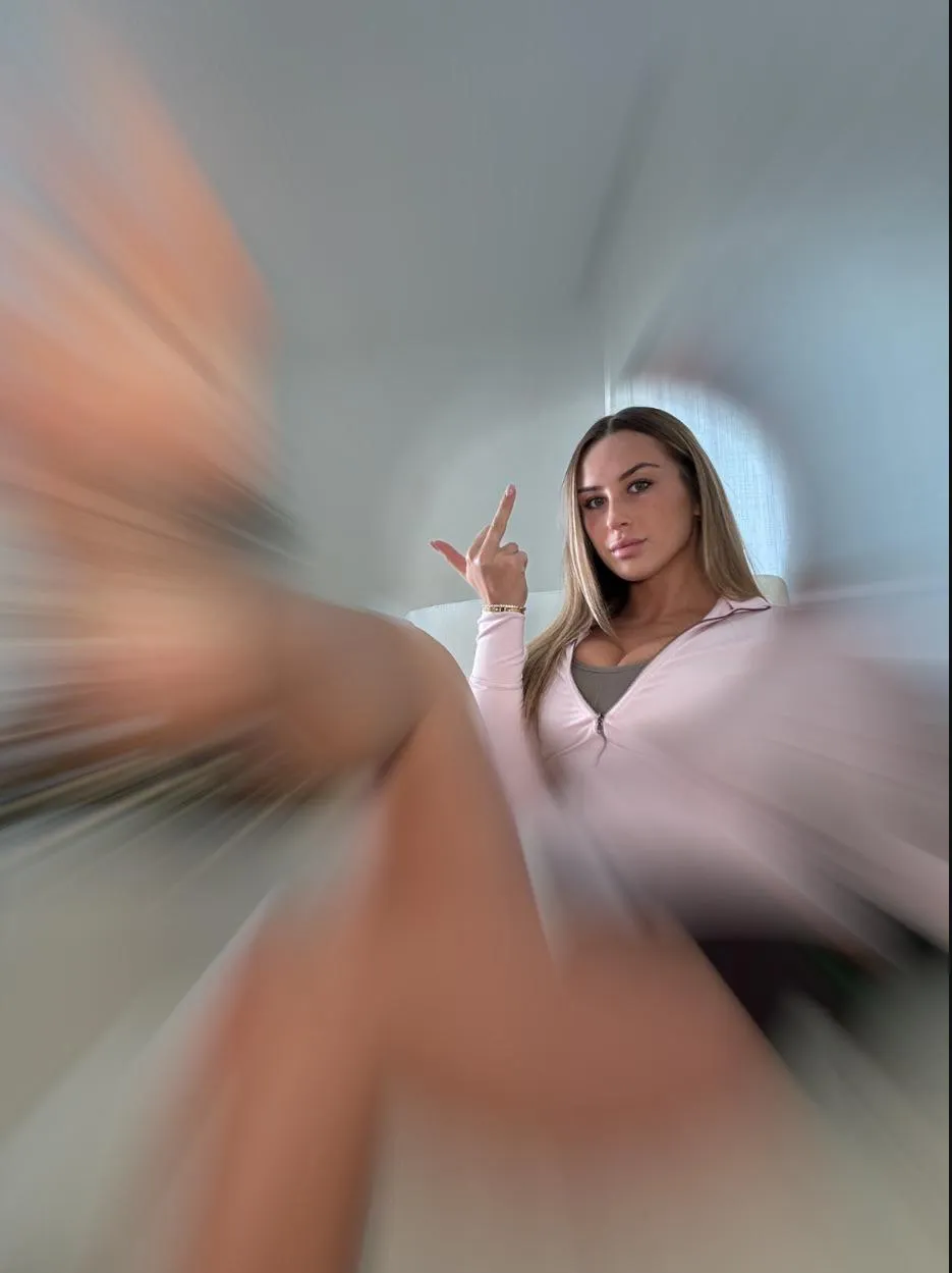 Jerk to my blurred thighs you moron 