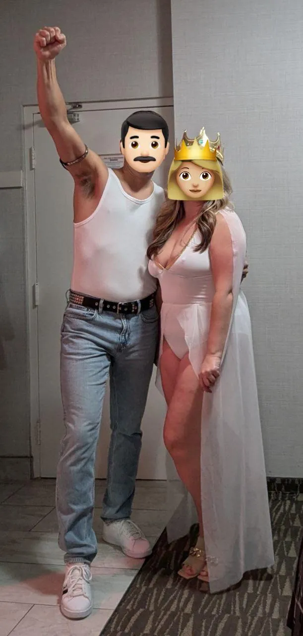 Ready for the Halloween party 🖤