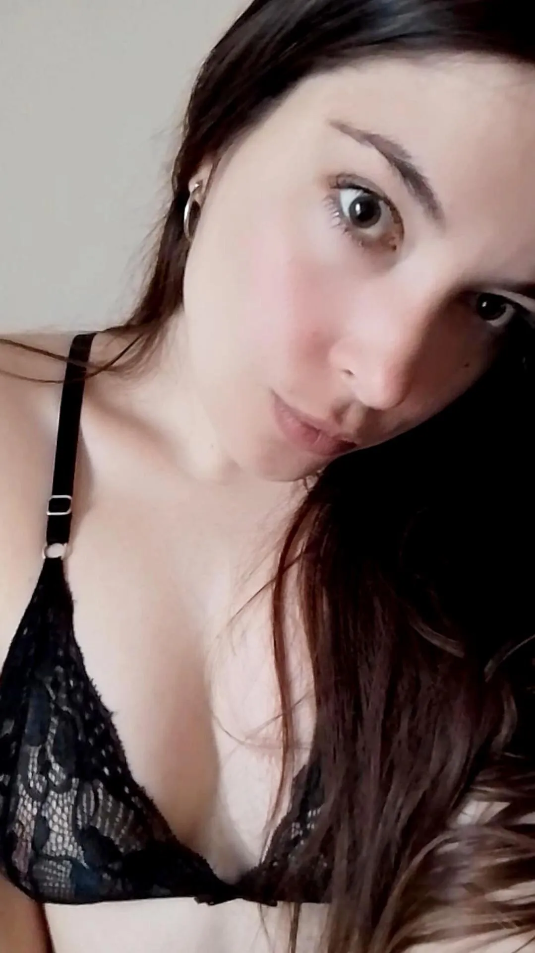 ¡Ven a saludar! 💋 Es gratis https://onlyfans.com/itsvale