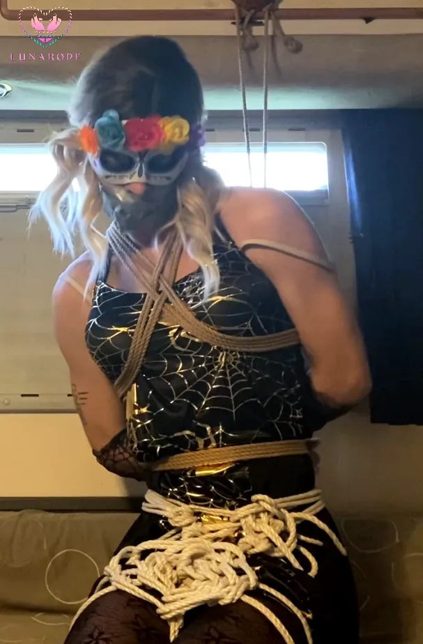 Early Halloween Selfbondage <3