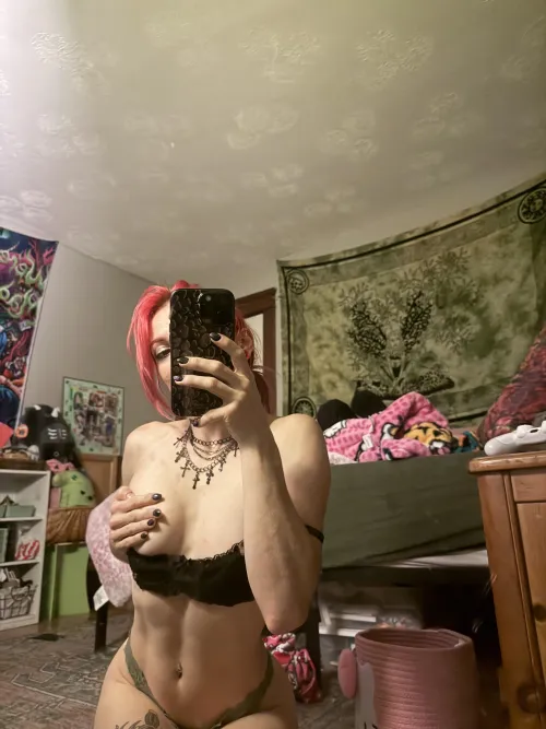 goth girls do it better 🤪