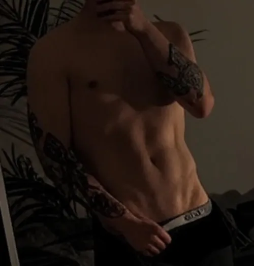 So many beautiful vegan people here 👀