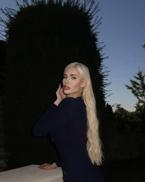 Would you skip the gym to stay in bed with me?